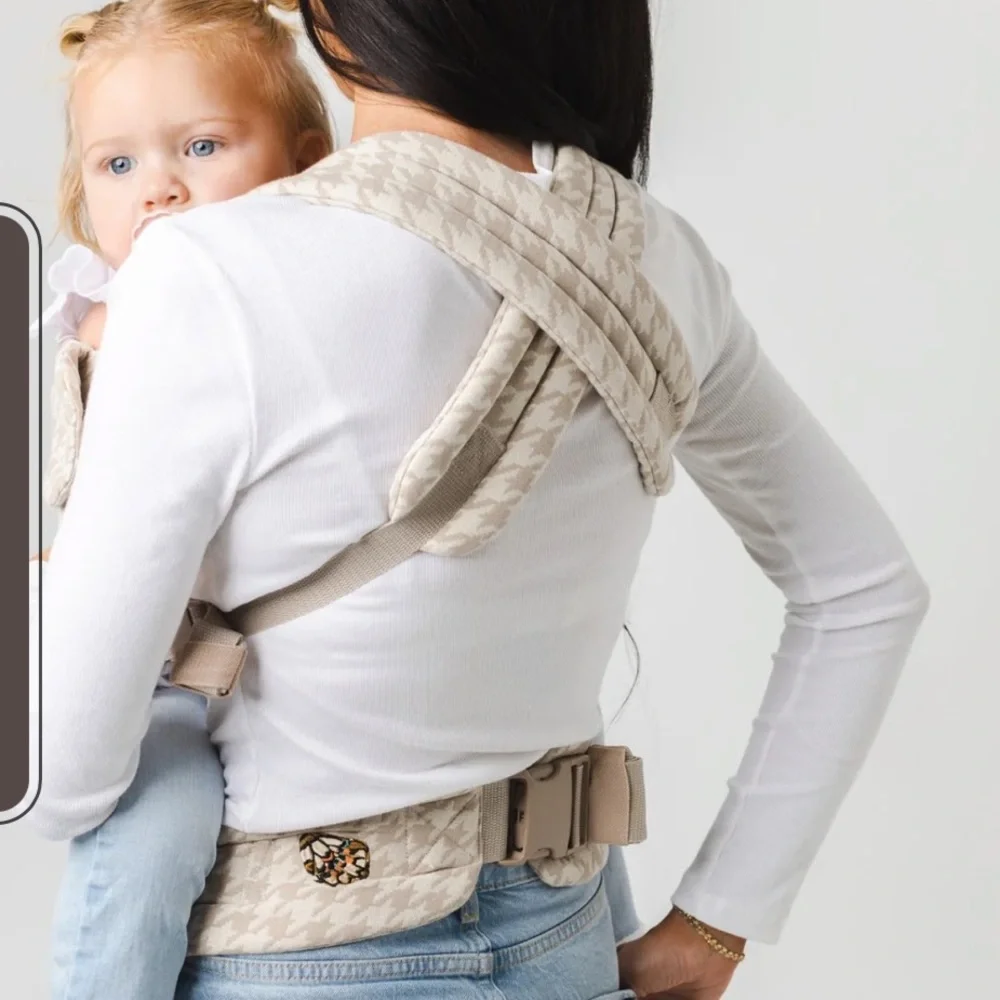 MABE The Monarch Carrier in Houndstooth - Picture 5 of 8